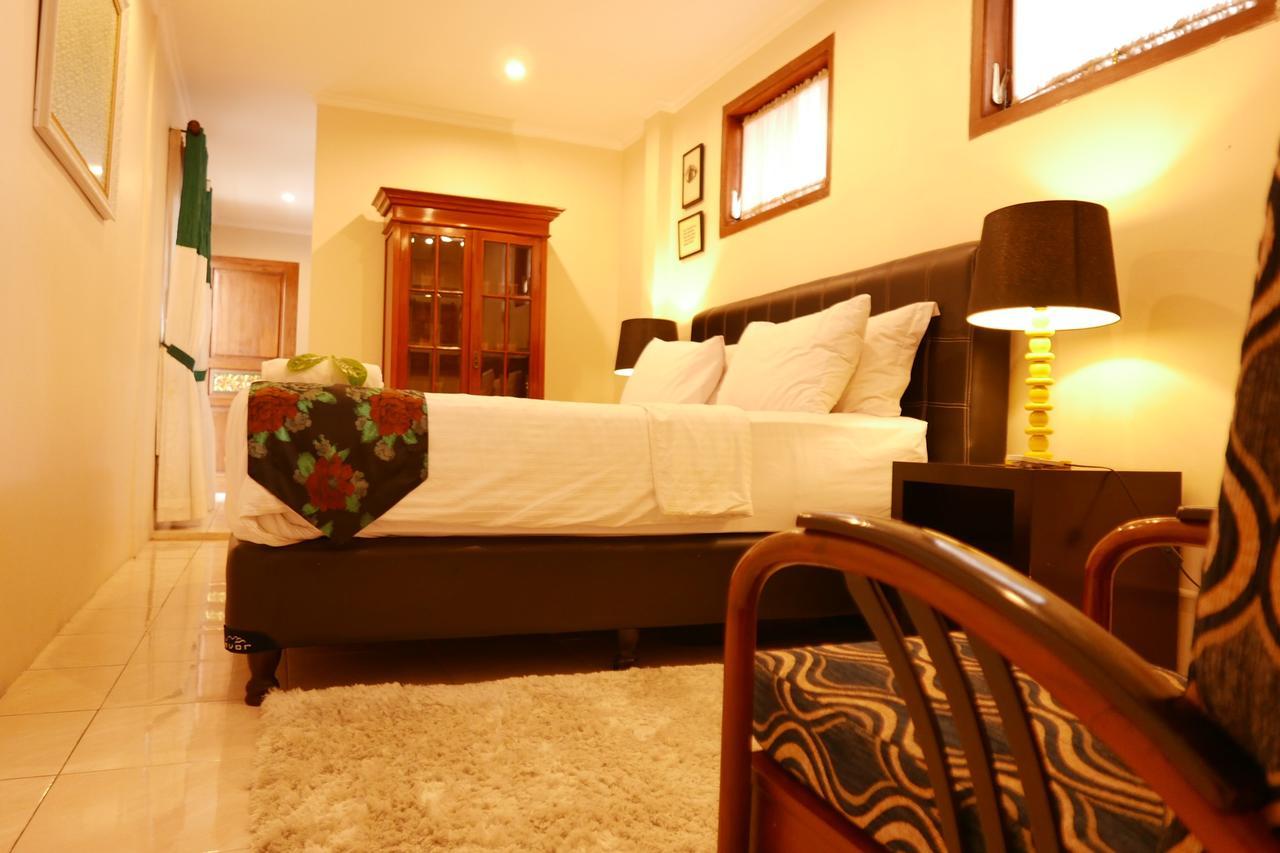 Ciwulan 36 Guest House Bandung Eksteriør billede