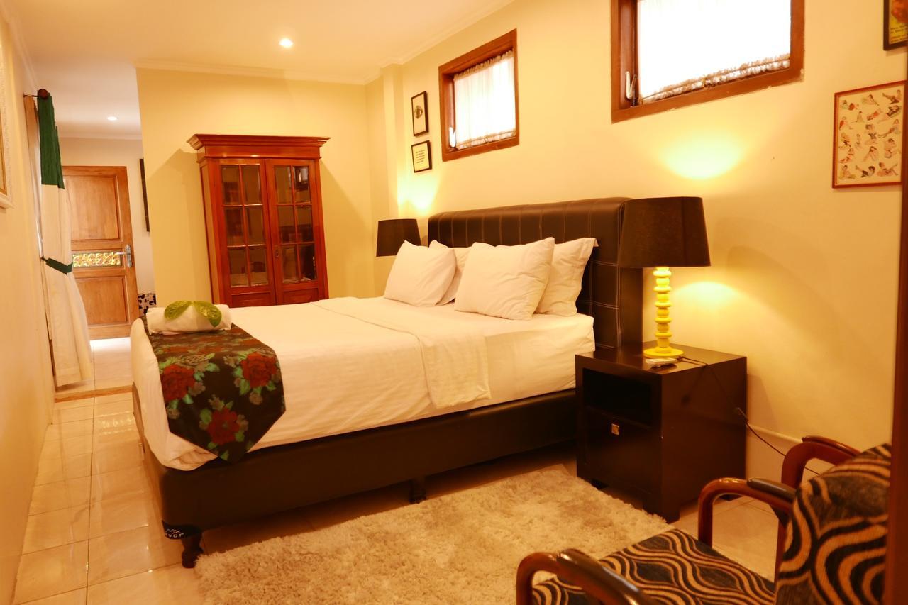 Ciwulan 36 Guest House Bandung Eksteriør billede