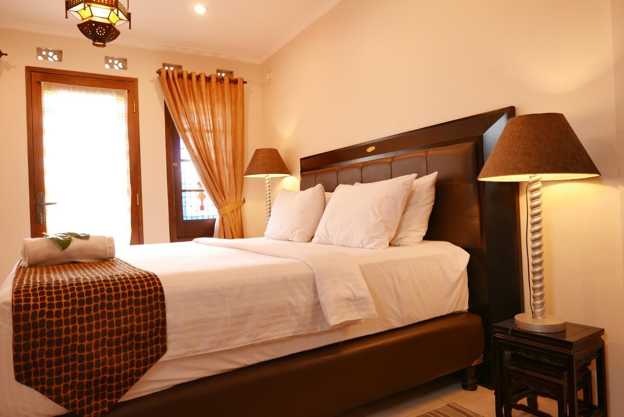 Ciwulan 36 Guest House Bandung Eksteriør billede