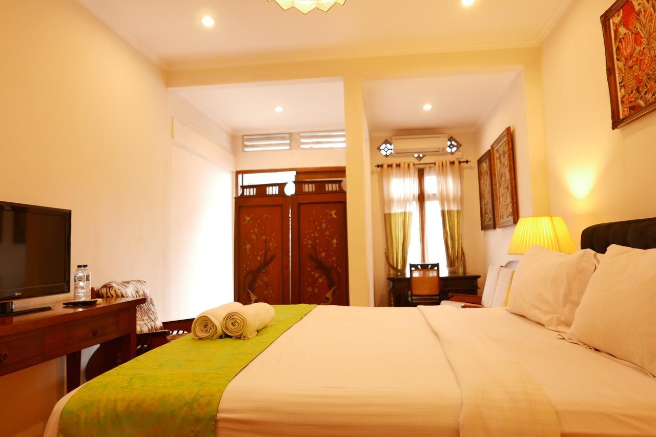 Ciwulan 36 Guest House Bandung Eksteriør billede