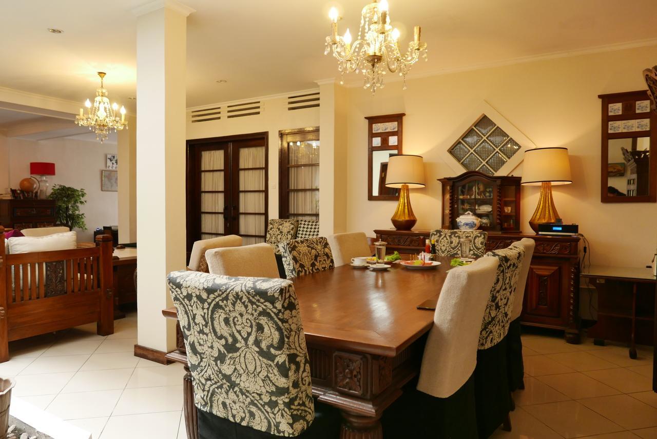Ciwulan 36 Guest House Bandung Eksteriør billede